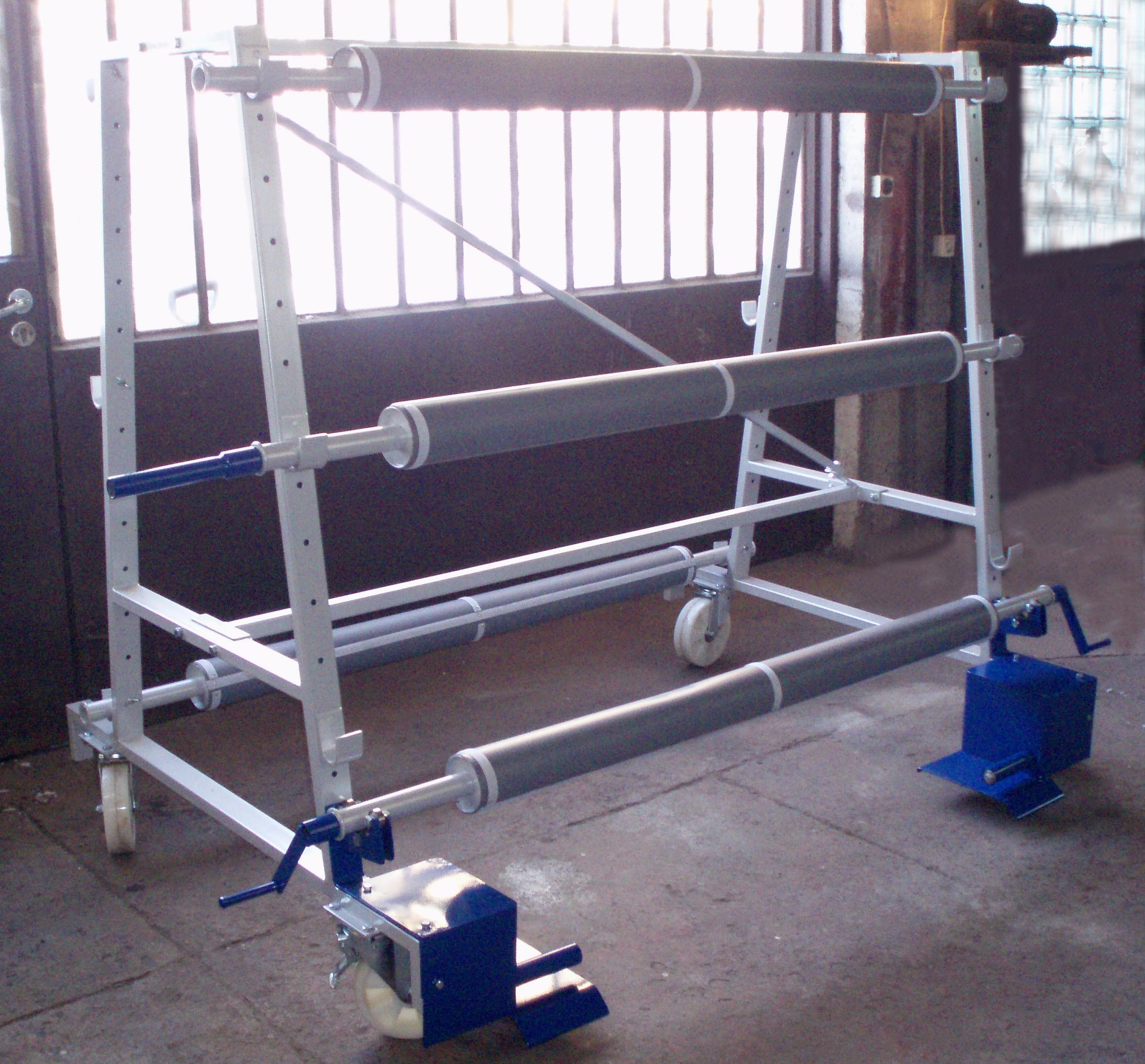 Universal rack for carpets
